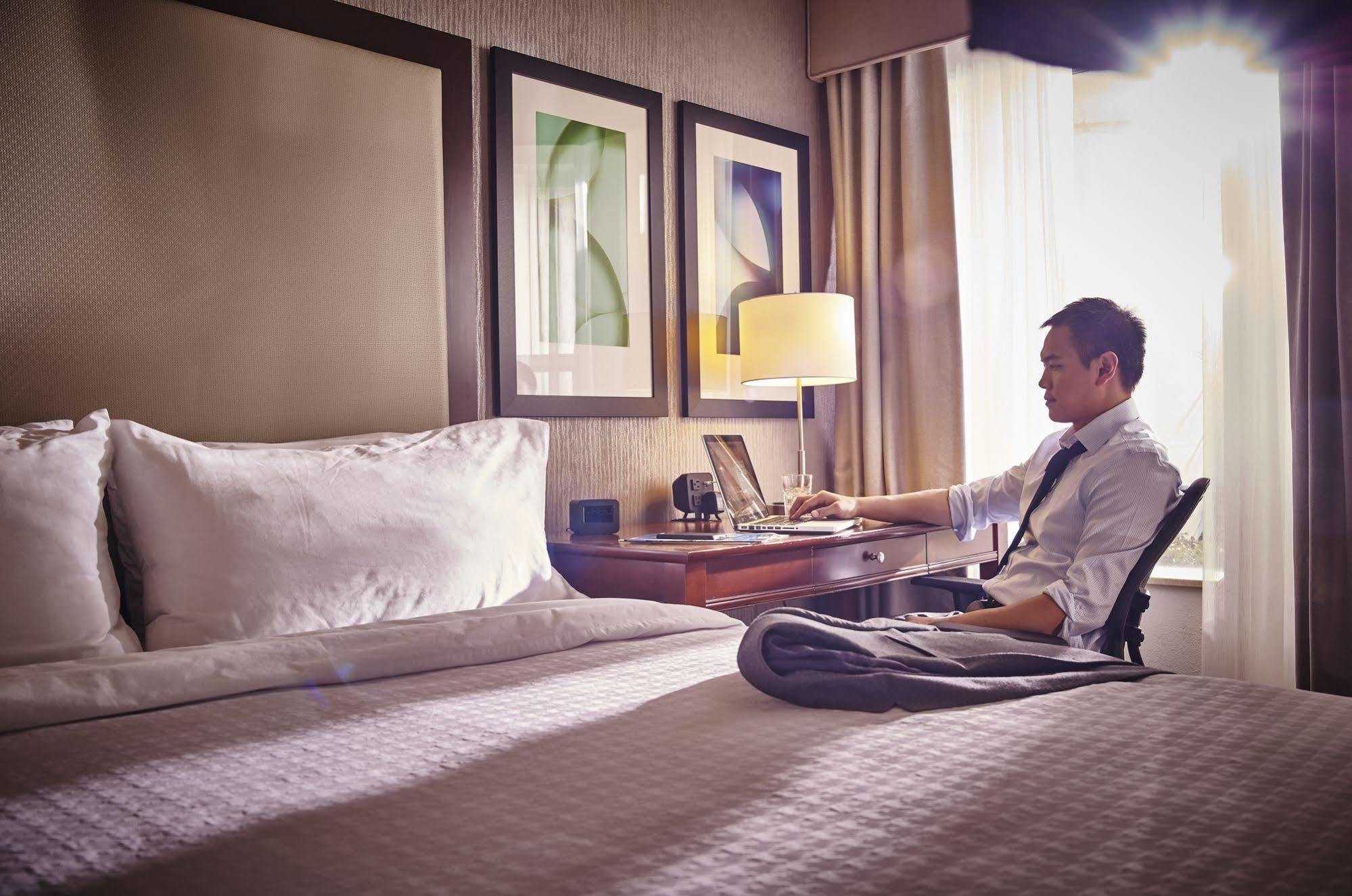 โฮมวูด สวีท บาย ฮิลตัน เวสต์ฟาร์โก แซนฟอร์ด เมดิคัลเซ็นเตอร์ Hotel ภายนอก รูปภาพ